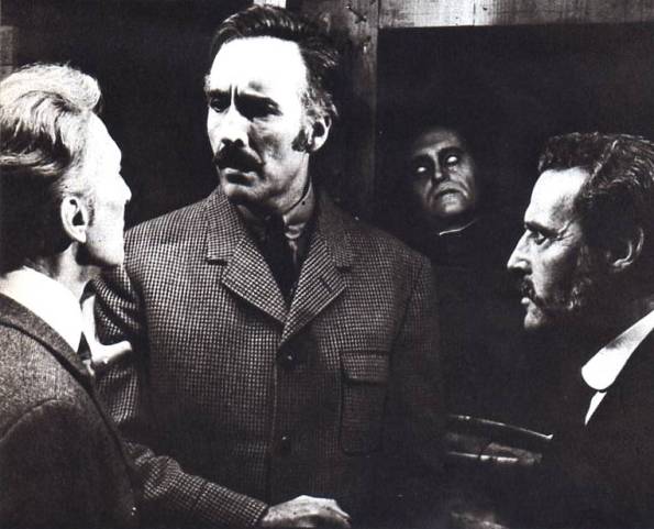 Cushing, Lee, Israël y Peña