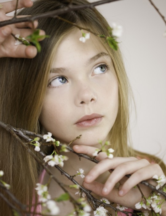 8-4549-09_IPA_%20ElleFanning01