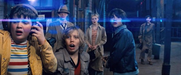 Súper mirando la acción