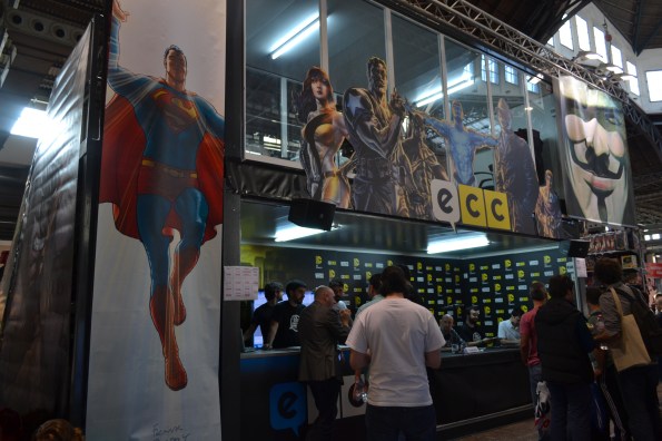 El mundo de cómic y cine siempre tan cercanos...¿ese de ahí no es Jaume Balagueró?