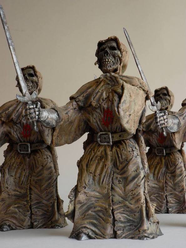 Y aquí totalmente terminados y con su putrefacto aspecto definitivo. 