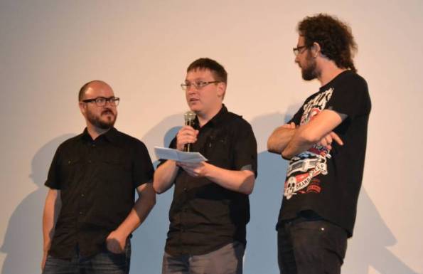 J. M. Rodríguez (Tyrannosaurus), Éric Falarneau y Toni Benages presentando Thanatomorphose.