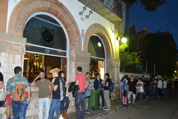 Haciendo cola en el entrañable Prado