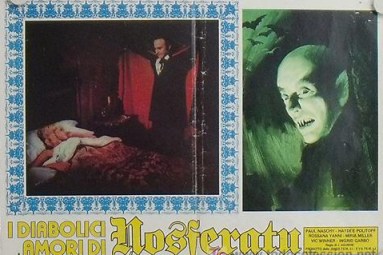 Una cartelera italiana en la que se puede apreciar el curioso nombre que se le dio en ese país a El gran amor del Conde Drácula. En la imagen Loreta en la cama a punto de ser mordida por el conde (Paul Naschy)