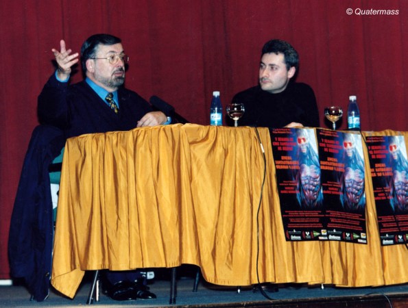 Con Narciso Ibáñez Serrador durante el homenaje en la V Semana de Cine Fantástico de Bilbao (1999).  