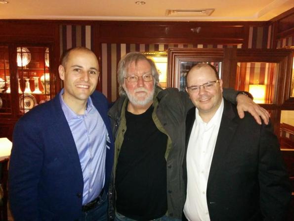 Sergio Molina y José Luis Alemán junto a Tobe Hooper, uno de los invitados ilustres de Nocturna 2014, donde fue obsequiado con el galardón Maestros del Fantástico, junto a Jaume Balagueró y Dario Argento. 