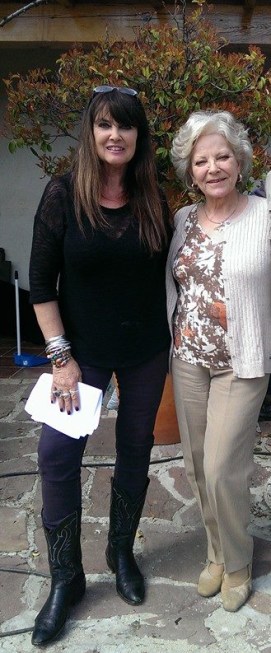 Caroline Munro y Lone Fleming (Foto: Adán Latonda)