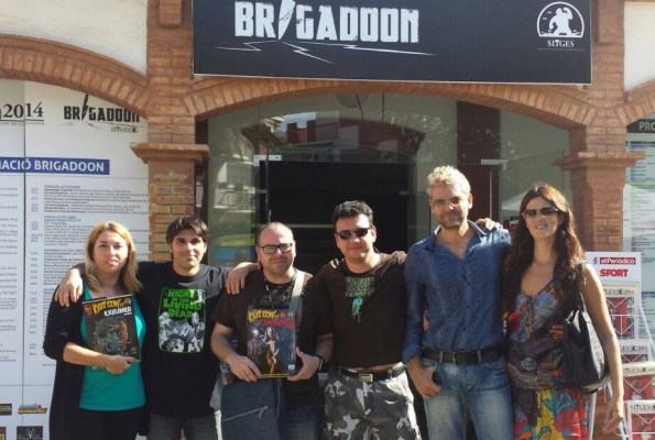 Parte de los integrantes de Exhumed Movies y Killer Toons tras presentar el libro que han editado conjuntamente (foto gentileza de Alfredo Orive)