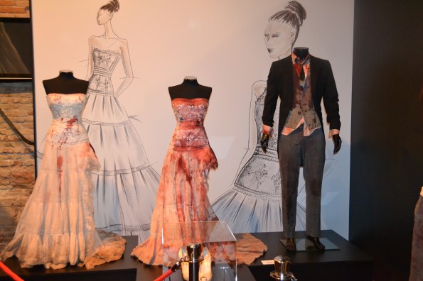 ... y aquí tras enfrentarse a los infectados. También el del novio. 