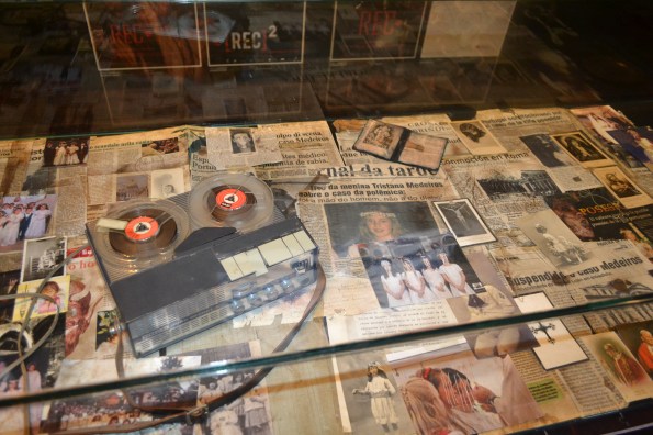 Parafernalia original del altillo donde está la niña Madeiros