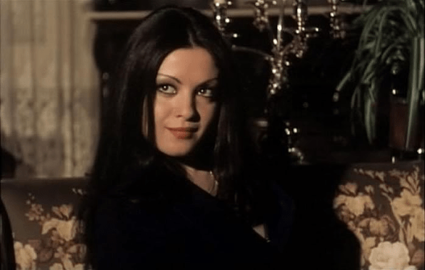 Linda Lay, tremenda 'girl next door' del cine de la transición más sarnoso.