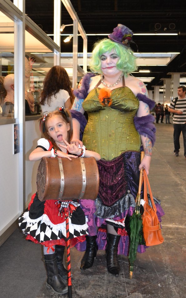 ... mamá y su hija...