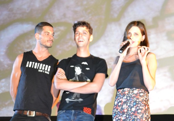 ... Gonzalo Kinderlán, Eduardo Casanova y Macarena Gómez, actores y director de uno de los cortometrajes que obtuvieron mención especial del jurado, 'La hora del baño'.