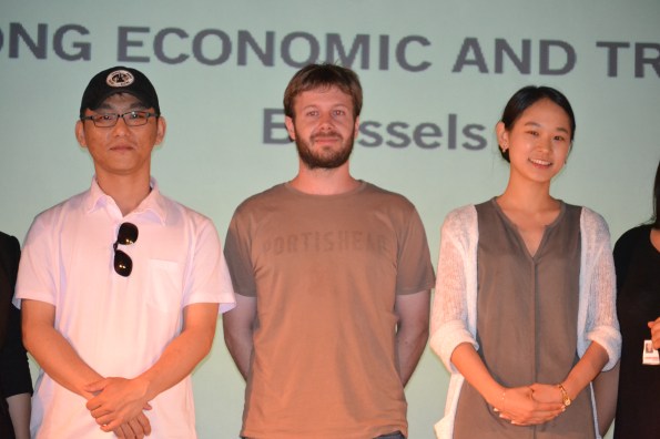 Cho Kyu-jun, el músico Guillermo Ramisa y la actriz Lee Suji presentaron el filme Somehow (Foto: Serendipia)