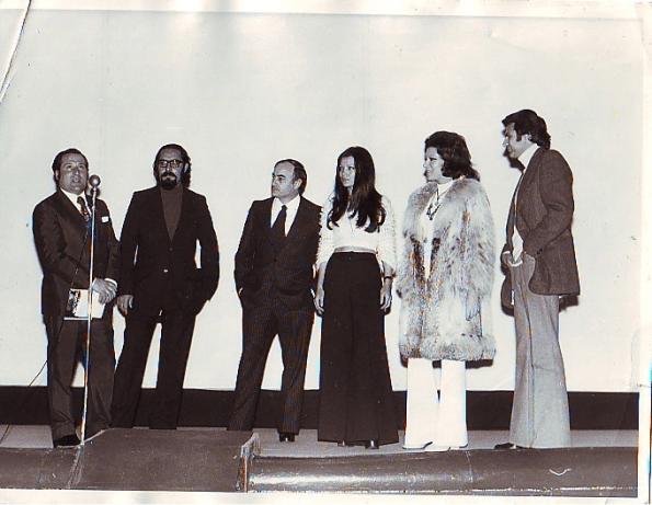 Premiere en Madrid de El espanto surge de la tumba (de izq. a drcha. crítico no identificado, Carlos Aured, Paul Naschy, María José Cantudo, Helga Liné y Vic Winner. 