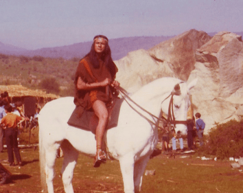 Como el indio Lautaro en La Araucana. 