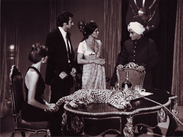 En La rebelión de las muertas, junto a Romy, Mirta Miller y Paul Naschy, que interpreta el doble papel de Krisna / Kantaka. 