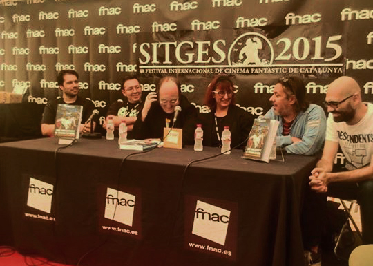 Rubén Pajarón, J. L. Salavador Estébenez, Carlos Benítez, Montse Rovira, Daniel Ausente y John Tones en un distendido momento de la presentación (Foto: Lluís Rueda) 