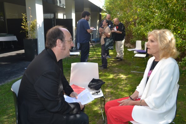 También hubo tiempo para hacer una pequeña entrevista a la maravillosa Rosanna Yanni, que era un encanto. 