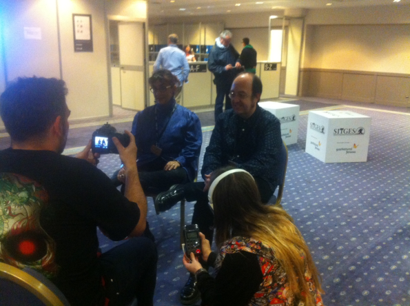 Serendipia entrevistado por nuestro amigo Gustavo Leonel Mendoza, director del magnífico documental, Nadie inquietó más, dedicado a la figura de Narciso Ibáñez Menta. Junto a él la dulce Maro Villamarín (foto: José Miguel Rodríguez)