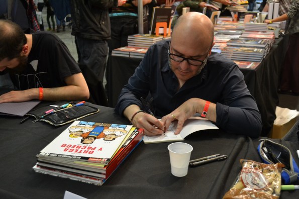 ... Pedro Vera firma TODA LA COLECCIÓN de un desaprensivo aficionado...