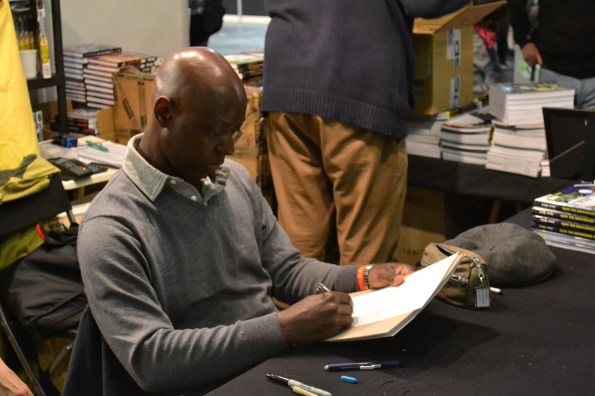 Doug Braithwaite dibuja para un fan...