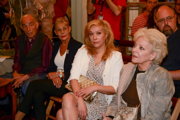 Algunos de los ilustres asistente al evento: José Lifante, Rosa Valenti, Sandra Alberti, Lone Fleming y, detrás, Arturo de Bobadilla (foto: Museo de Cera/gentileza V. Matellano)