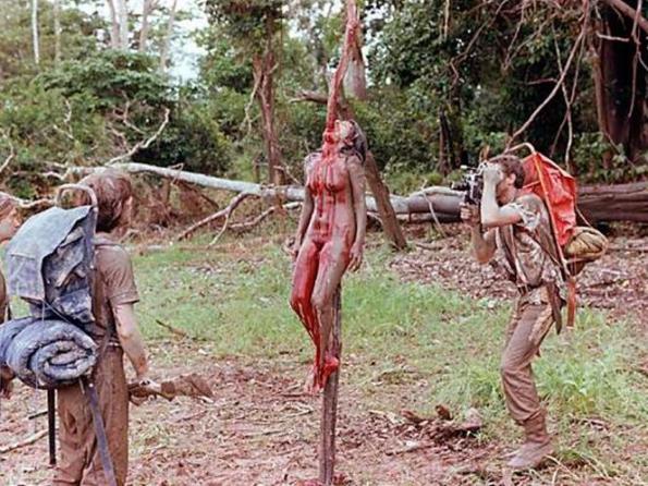 Una imagen iconográfica del cine con un trucaje más que sencillo. Aún así hay quien dice que a la joven nunca se la ha encontrado...