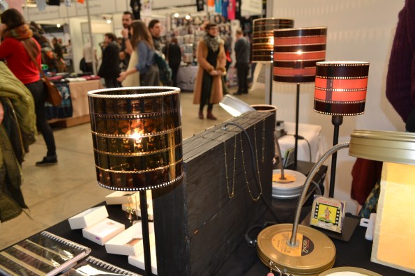 ... y lámparas hechas con el material con el que se hacen los sueños.