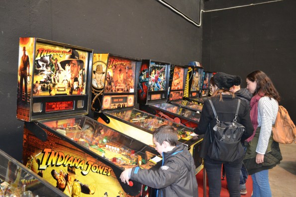 ... lleno de máquinas de millón...