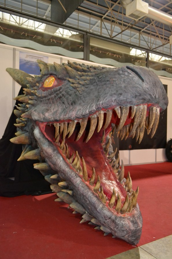 ... y horribles dragones. 